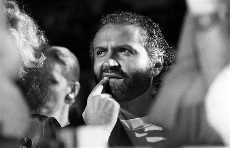 perche gianni versace fu ucciso|Gianni Versace: l'uomo che rivoluzionò la moda, ricordato a 25 .